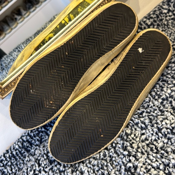 Golden Goose Francy sneakers in a distinctive original Golden Goose design - Picture 13 of 15